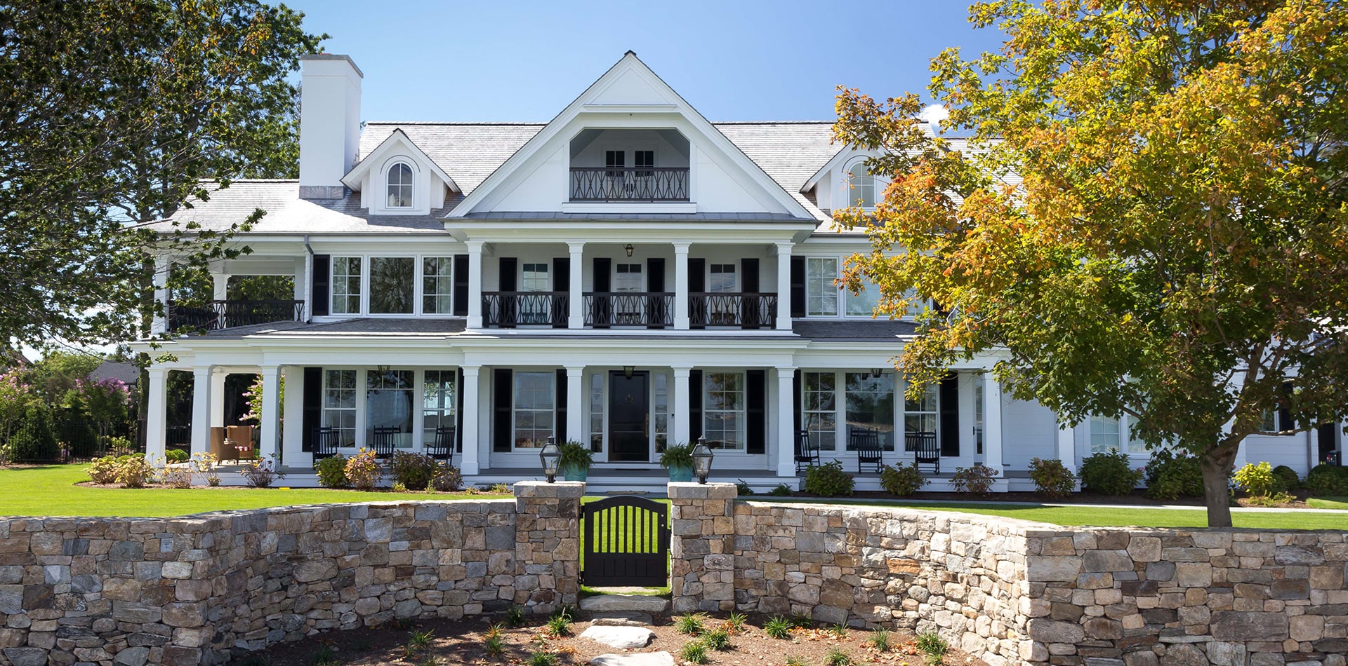 exterior of hillspoint road home